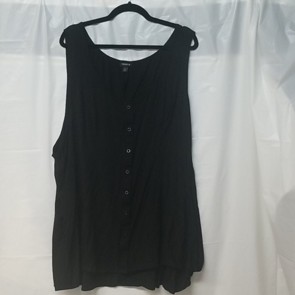 Torrid button down tank - Picture 2 of 4